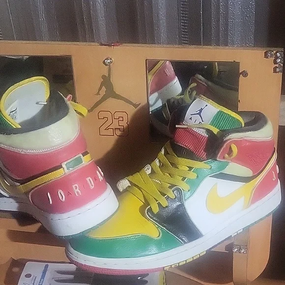 Jordan 1 RaRe Glow n the Dark (custom) - Picture 4 of 4